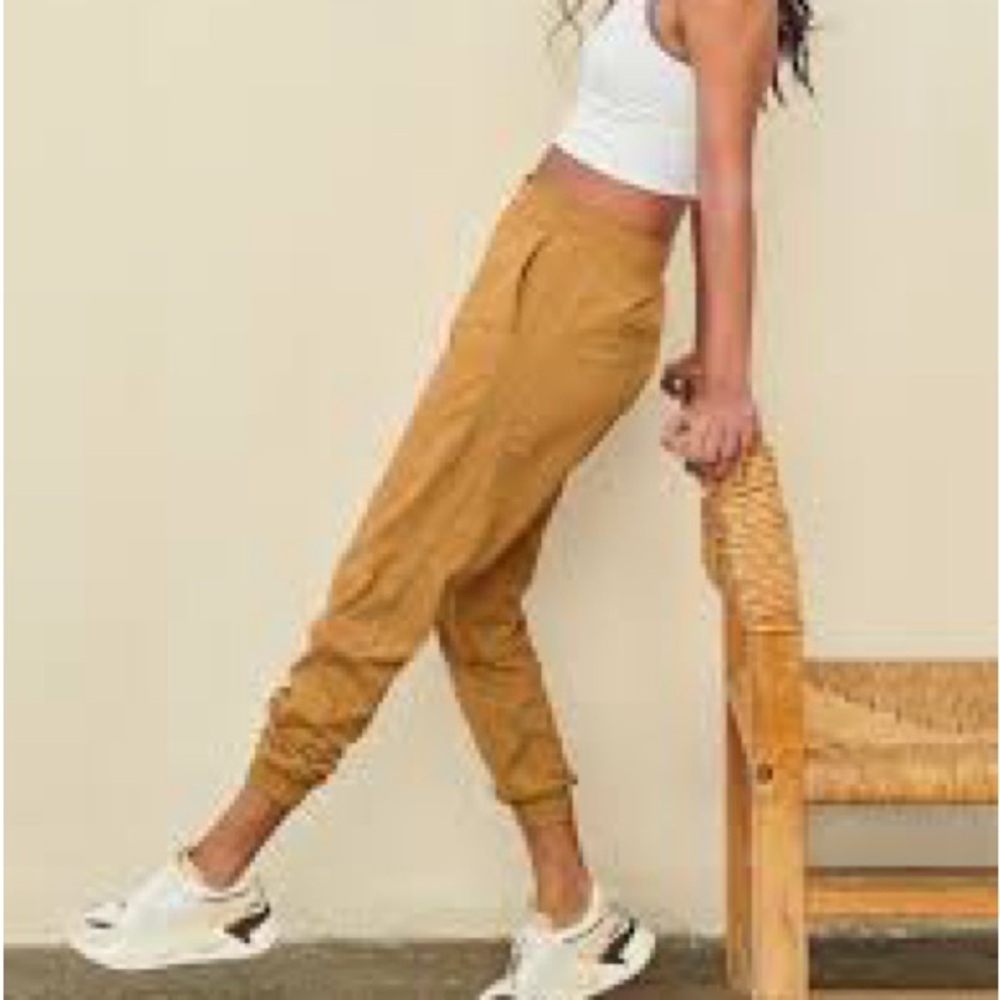 Athleta Textured Brooklyn Jogger Pant in Marigold - Picture 2 of 13